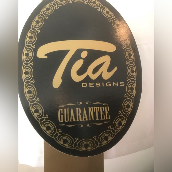 NWT Women's Tia White Button Down Shirt with Ocean Theme Embellishments - Picture 7 of 10